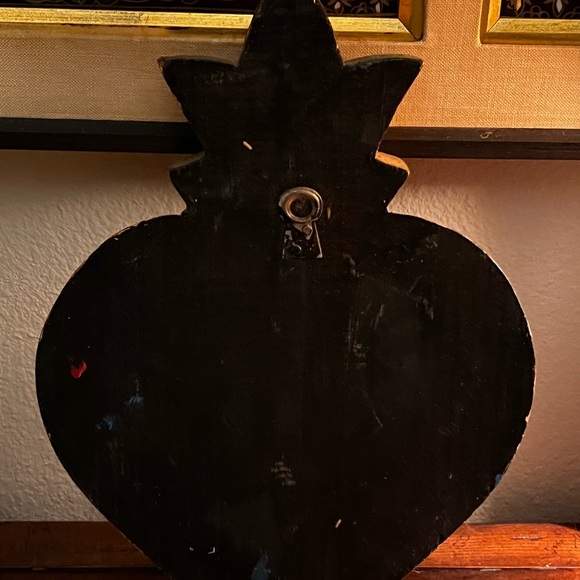 Mexican wood heart-Virgin Guadalupe wall art-Handpainted flowers-Great piece - Picture 6 of 7